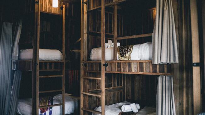 Image de la chambre montrant un lit